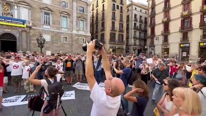 Minut de silenci en la manifestació contra el soroll (16-6-2022)