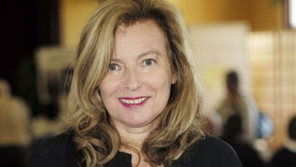 GALA VIDÉO - PHOTO – Valérie Trierweiler pose avec sa mère Jeannie : “Vous voyez la ressemblance ?”