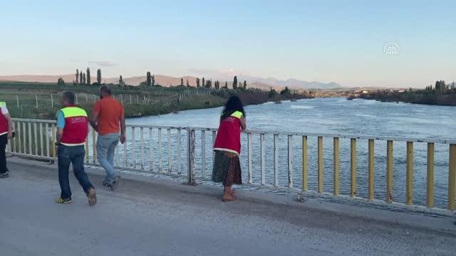 Kızılırmak'ta kaybolan kişi için arama çalışması başlatıldı