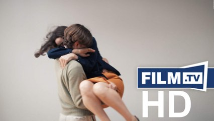 A E I O U – Das schnelle Alphabet der Liebe Trailer Deutsch German (2022)