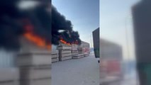 Ostim'deki yapı malzemesi deposunda çıkan yangın hasara neden oldu