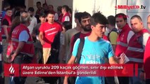 Afgan uyruklu 209 kaçak göçmen sınır dışı edilmek üzere İstanbul'a gönderildi