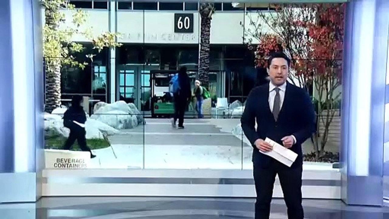 Se expande el programa para otorgar libros de texto digitales gratis o a muy bajo costo.