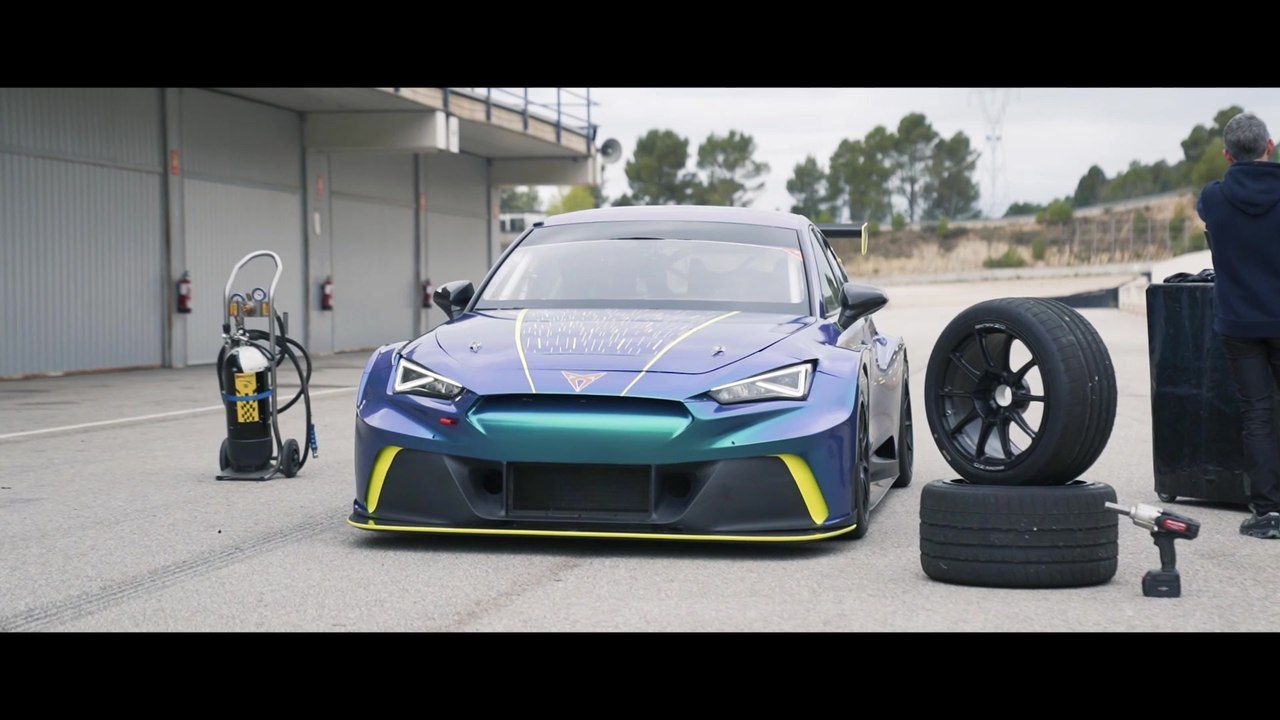 The CUPRA e-Racer, raring to go for another win