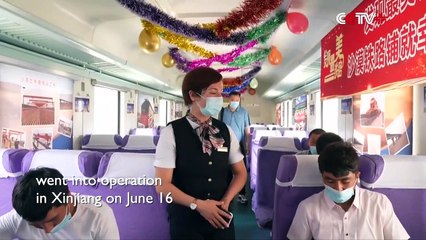 New Railway Skirting Around China's Largest Desert Goes into Operation