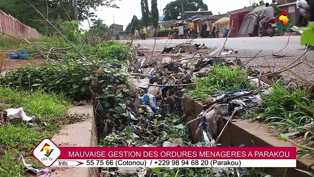 MAUVAISE GESTION DES ORDURES MÉNAGÈRES PAR LA POPULATION : les caniveaux et ponts encombrés