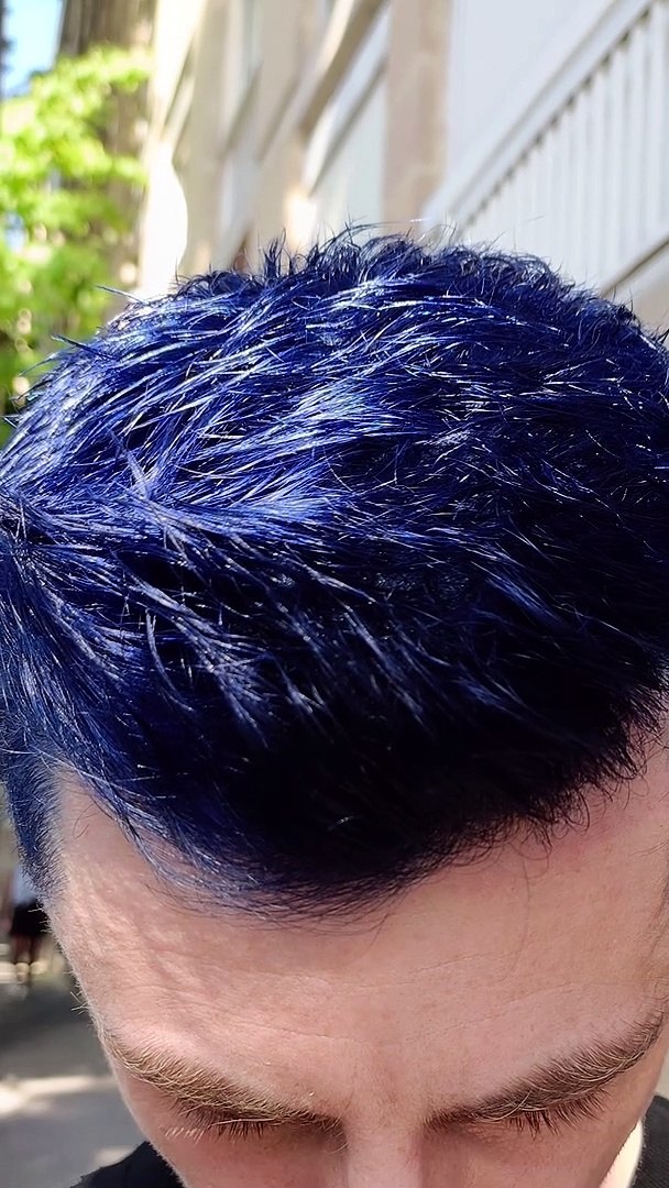 cheveux bleu homme coiffeur coloriste aix en provence - Vidéo Dailymotion