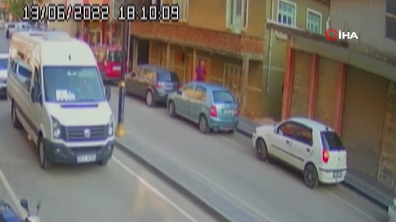 Herkesin yüreği ağzına geldi, sürücünün refleksi küçük çocuğun hayatını kurtardı