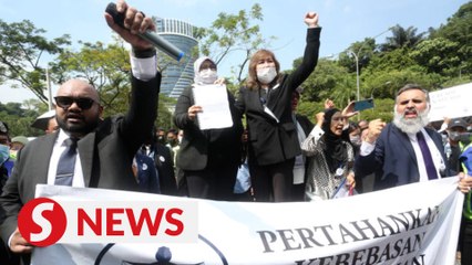 Justice walk ends peacefully after memorandum handed over to deputy minister