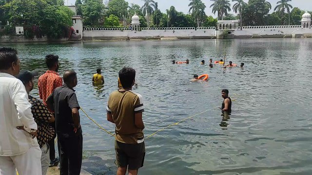 Video... दूध तलाई में डूबने से युवक की मौत रेस्क्यू जारी