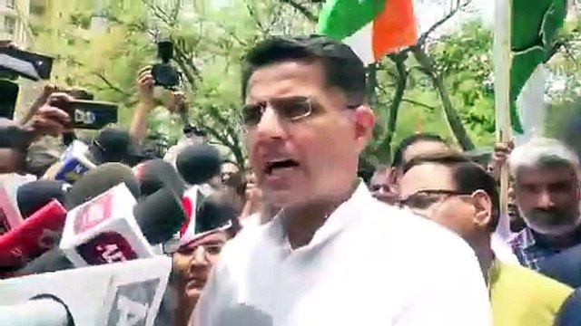 ED की कार्रवाई के खिलाफ कांग्रेस का प्रदर्शन, हादसा होते-होते बचा