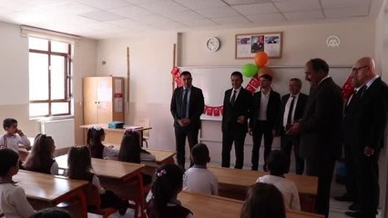 Doğu Anadolu'da öğrenciler karnelerini aldı