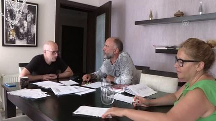Tercümanlık hayaliyle 60'ından sonra girdiği üniversiteden mezun oldu