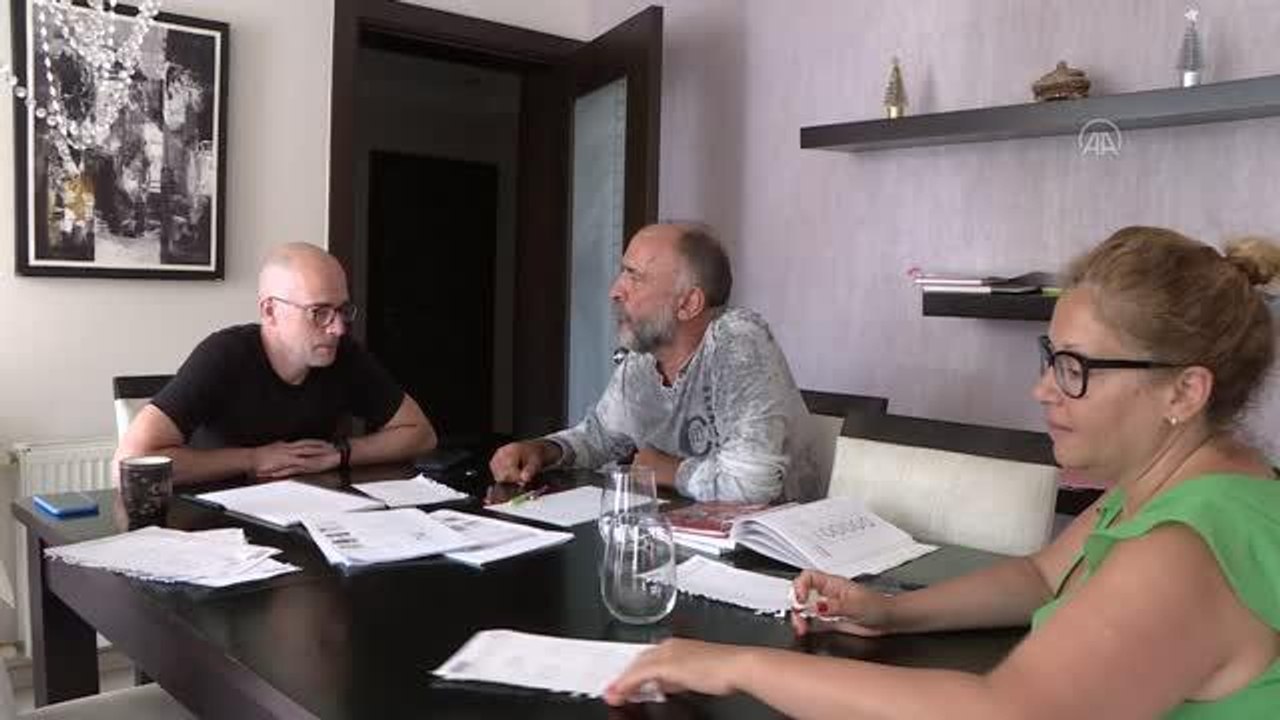 Tercümanlık hayaliyle 60'ından sonra girdiği üniversiteden mezun oldu