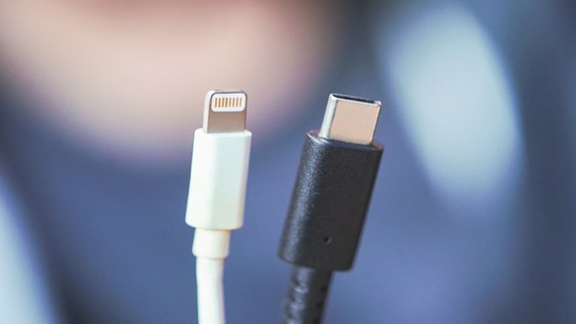 ⁣iPhone ở châu Âu phải dùng cổng USB-C