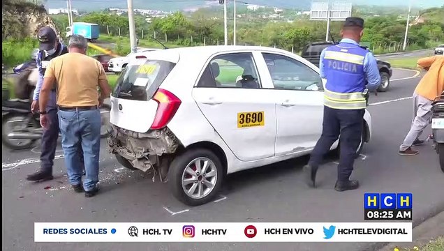 ¡Motociclista lesionado tras impactar con taxi en el Anillo Periférico!