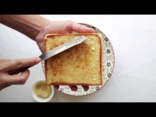 Crab Caesar Salad vs. Four Cheese Grilled Sandwich: Which Delicious Dish Wins? 🥗🧀