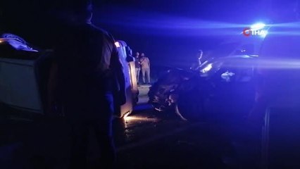 Takla atan araçta sıkışan yaralı, baltayla camlar kırılarak kurtarıldı