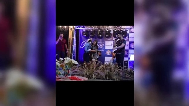 ext-Brasileña se casa con muñeco de trapo y tienen “un hijo”-170622