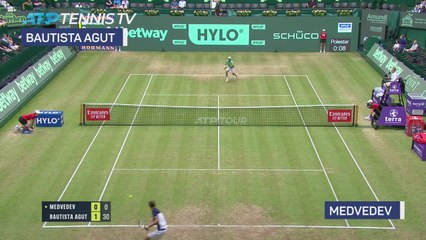 Medvedev overcomes Bautista Agut test