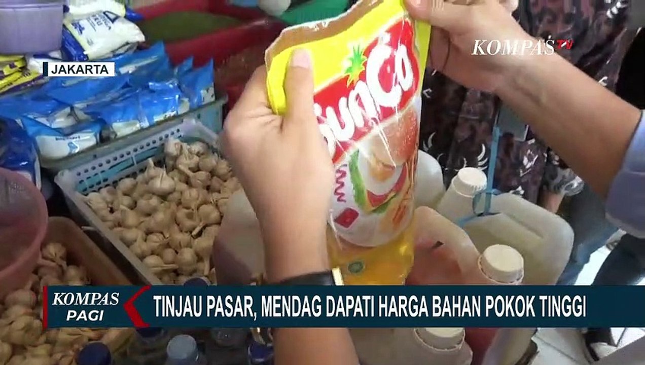 Hari Kedua Sebagai Menteri Perdagangan, Zulkifli Hasan Dengarkan Keluhan Pedagang di Pasar Baru Koja