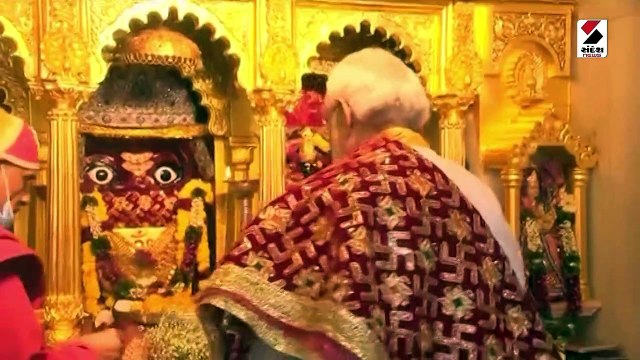 જન્મદાત્રી બાદ જગત જનની મહાકાળી માતાની કરી PM મોદીએ આરતી