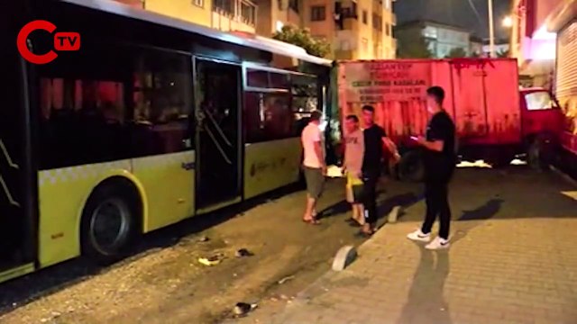 Eyüp'te otobüs 17 araca çarptı Kamyona çarparak duran otobüsün şoförü kayıplara karıştı