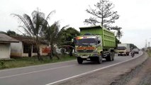 truk towing  dumptruk truk mbois fuso truk tronton