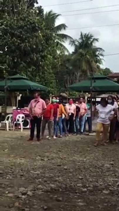 Lomba memecahkan balon kategori dewasa#Bintang Esen