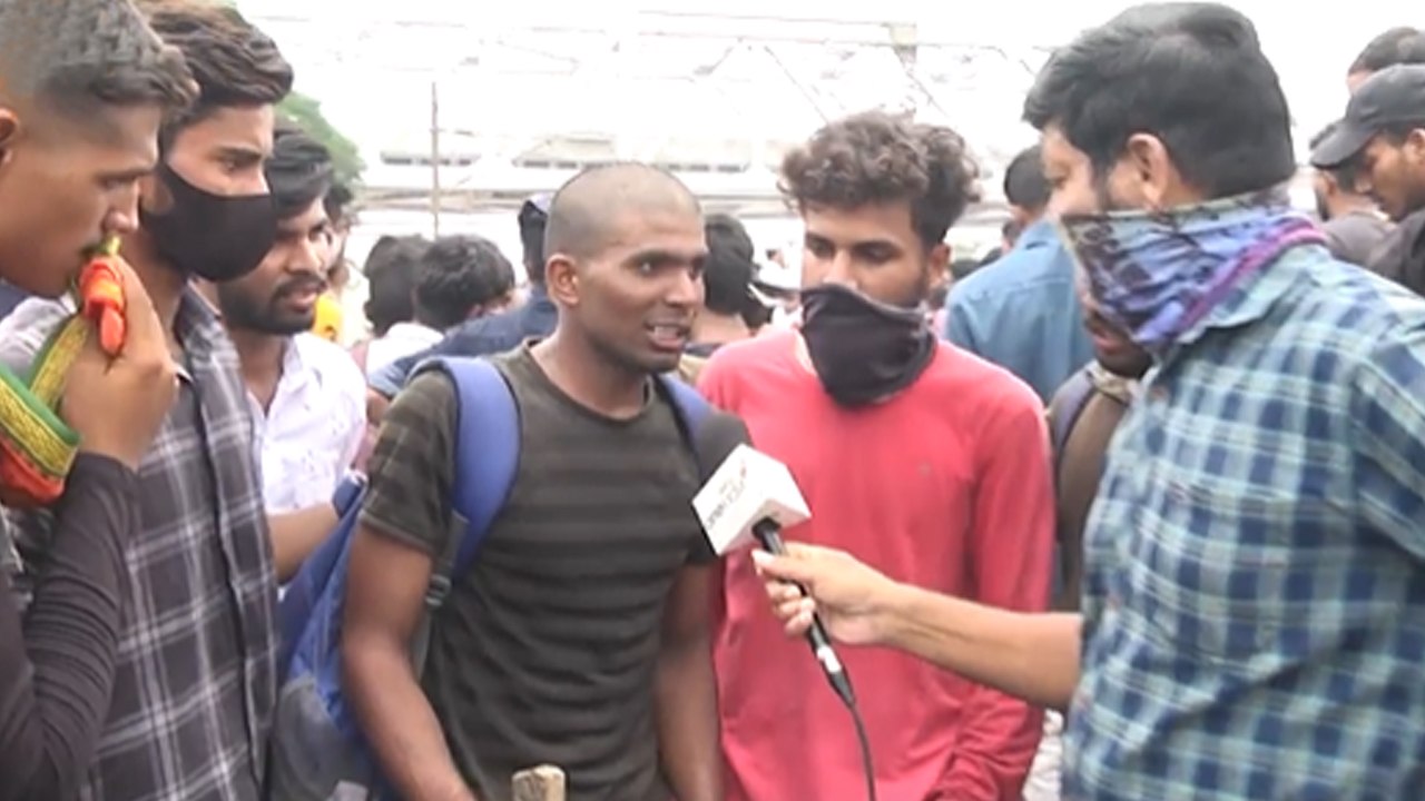 Agnipath Scheme: అగ్నిపథ్ వద్దు... మాకు న్యాయం చేయండి   * Students | Telugu Oneindia