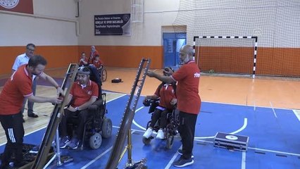 Boccia Milli Takım oyuncusu SMA hastası Havva'nın motivasyon koçu babası oldu