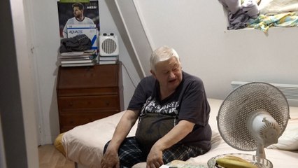 «C'est atroce» : vivre dans un minuscule appartement sous les toits en pleine canicule
