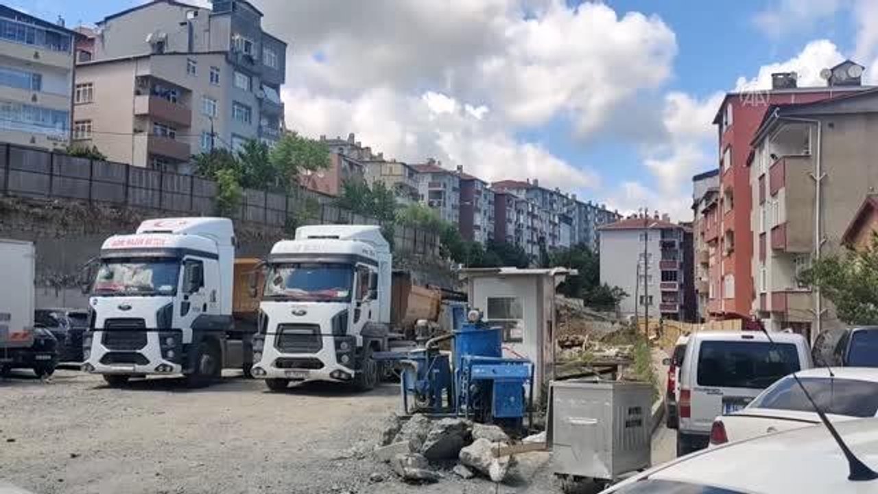 Sarıyer'de inşaat sırasında çöken yola vatandaşlar tepki gösterdi