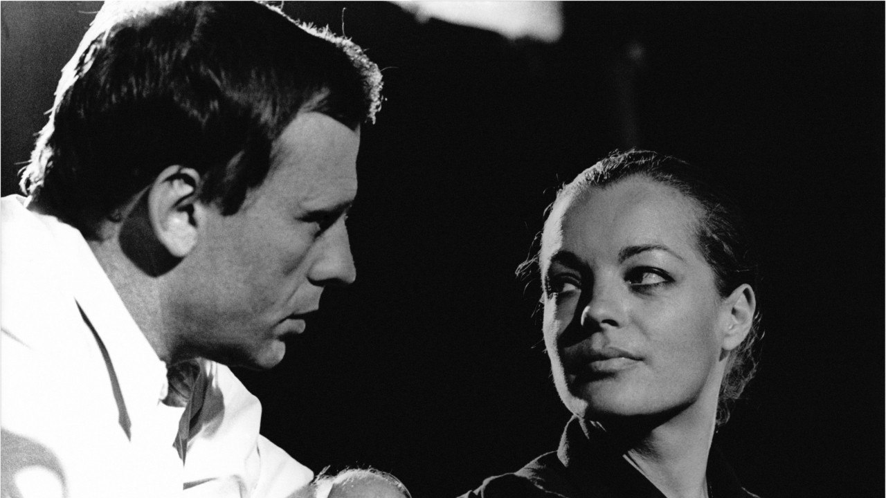 GALA VIDEO - Mort de Jean-Louis Trintignant : cette liaison avec une célèbre actrice acceptée par sa femme Nadine