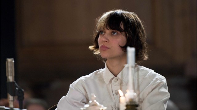 Voici : Ça me met mal : pourquoi Pomme a mal vécu sa victoire face à Aya Nakamura lors des Victoires de la musique