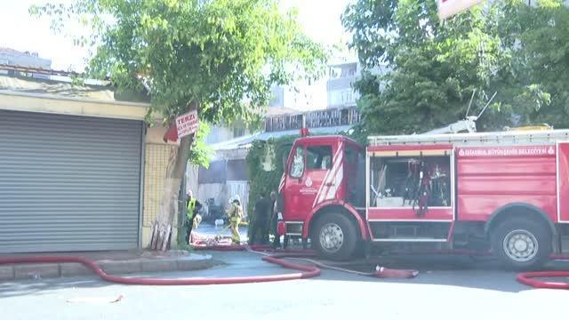 Son Dakika | İstanbul'da emniyete ait depoda çıkan yangın söndürüldü