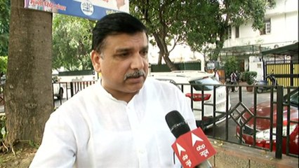 AAP के रूप में देश गद्दार को पनाह दे रहा है- Smriti Irani के इस आरोप पर Sanjay singh ने ये कहा