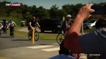Biden bisikletten düştü