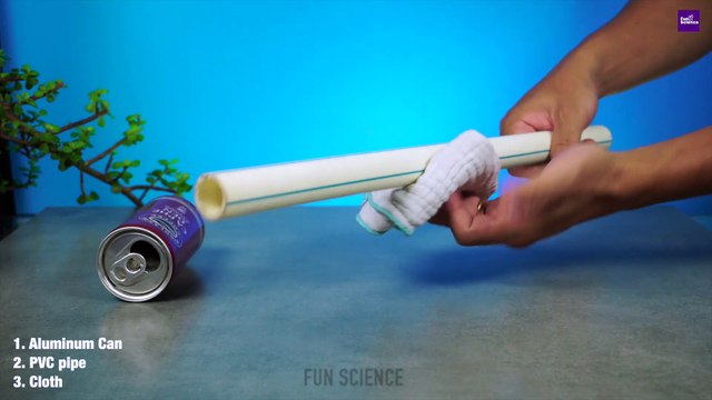 11 EASY SCIENCE EXPERIMENTS TO DO AT HOME STATIC ELECTRICITY