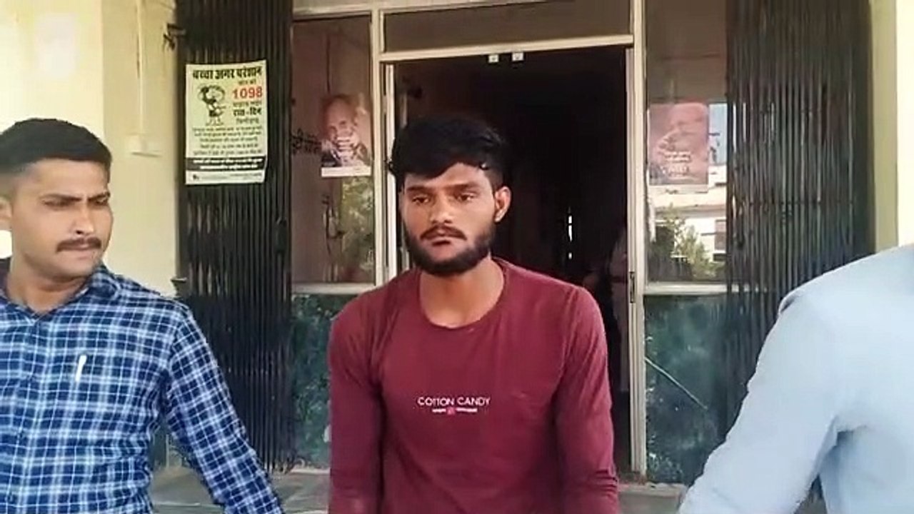 लहसुन की आड़ में साढे तीन क्विंटल डोडा चूरा तस्...