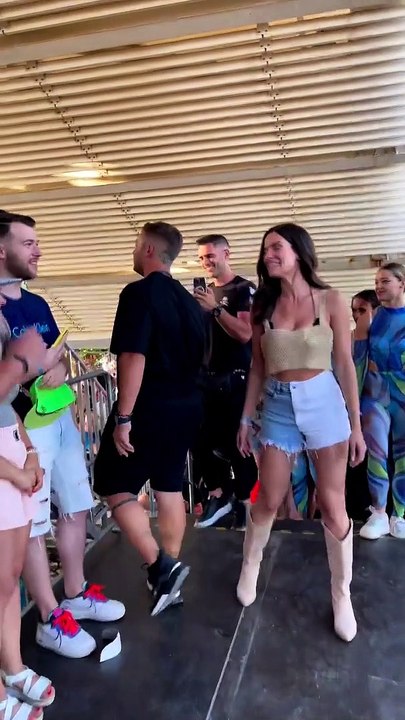 Κοψιάλης: Έκανε πρόταση γάμου στη Σοφία Φυρού μπροστά σε πλήθος κόσμου