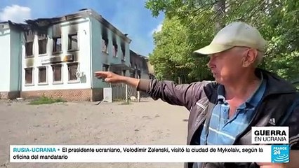 Cientos de ucranianos despiden a líder activista caído en batalla