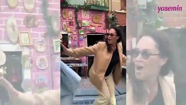 Hülya Avşar yeni şarkısı eşliğinde Balat'ın 'Kozmik Dede'si ile sokakta dans etti