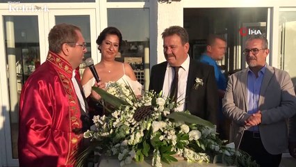 Serhat Özcan 5 yıldır birlikte olduğu avukat Deniz İpek ile evlendi.