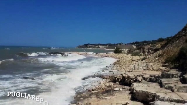 Mare in burrasca a Bisceglie (località la Torretta direzione Trani) per forte vento - giugno 2022