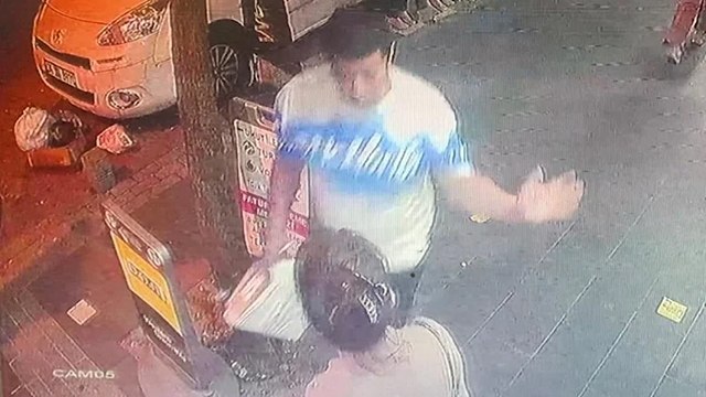 İstanbul’da akıl almaz anlar: Yolda yürüyen kadını tokatladı, darp edildi