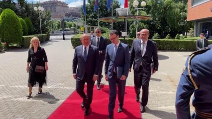 Bakan Çavuşoğlu, Kosova Cumhurbaşkanı Osmani-Sadriu ile Kritik Görüşme Gerçekleştirdi 🇽🇰