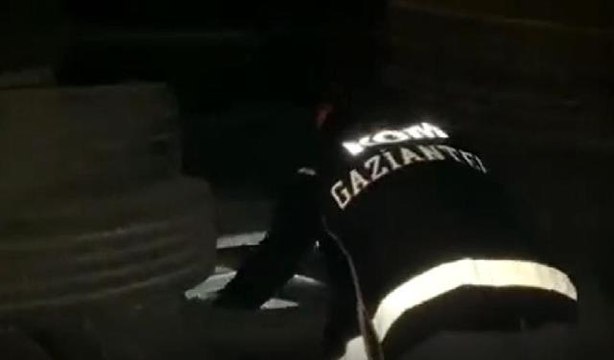 Son dakika haberleri! Gaziantep'te kaçak sigara ve elektronik sigara operasyonu: 3 gözaltı