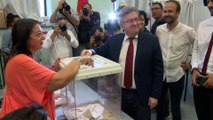 Législatives: Jean-Luc Mélenchon vote à Marseille