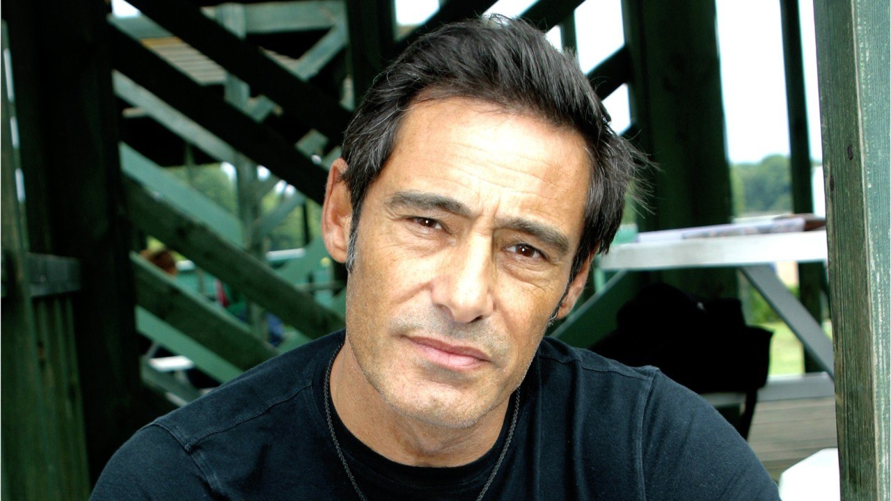 VOICI : Camping 2 : pourquoi Gérard Lanvin a été remplacé par Richard Anconina dans cette suite